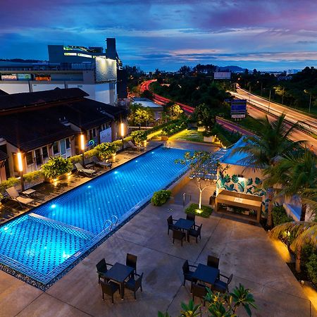 Eastin Hotel Penang Sungai Dua Bukit Bagian luar foto