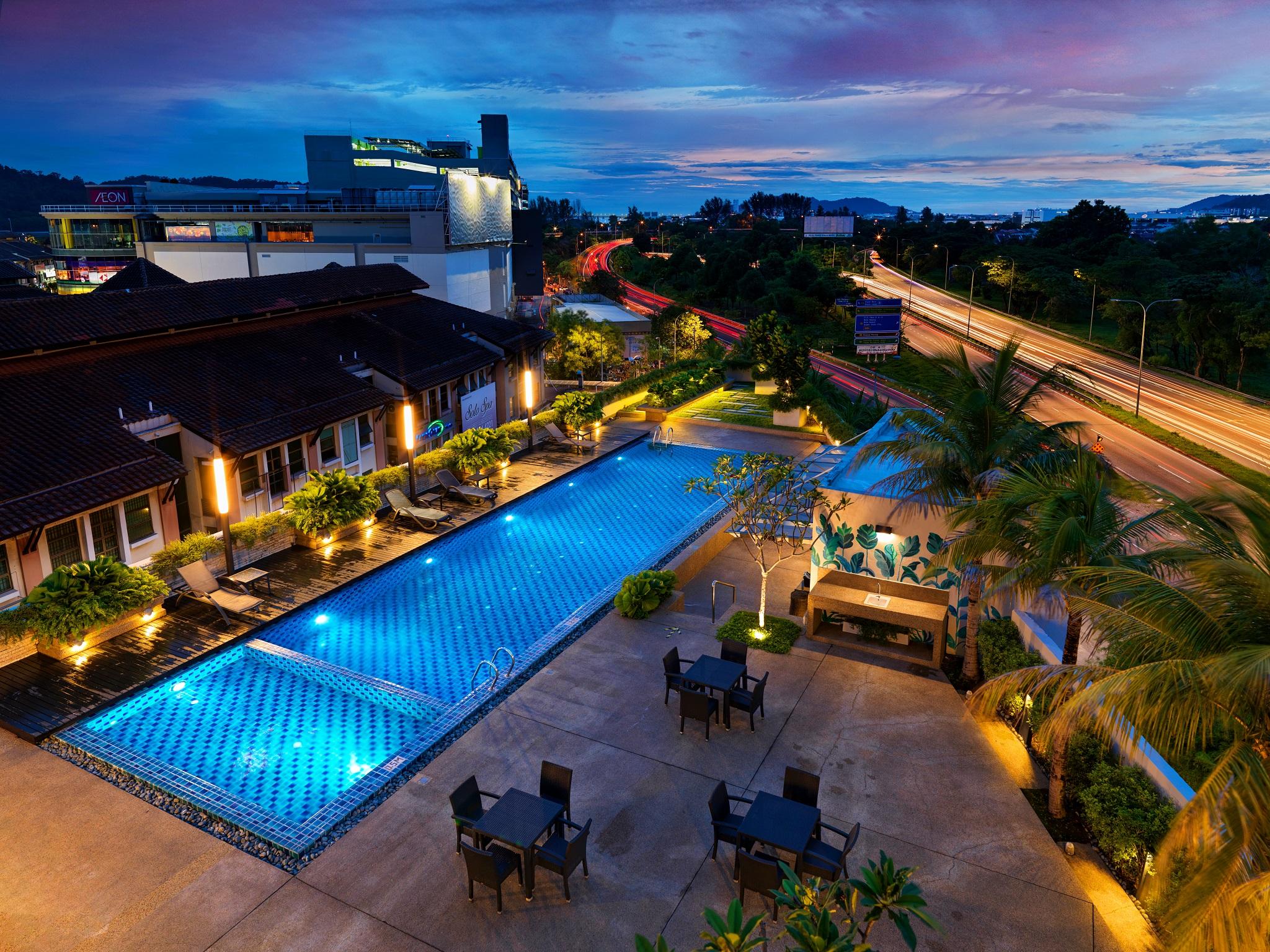 Eastin Hotel Penang Sungai Dua Bukit Bagian luar foto